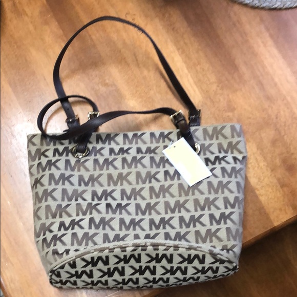 Michael Kors Brown Tote with Structured Design - Picture 1 of 5